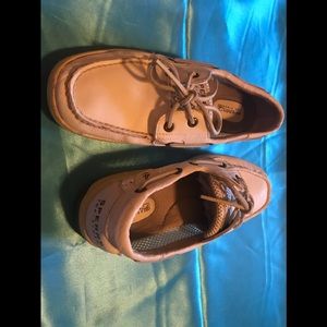 Sperry Top-Sider boat shoes. 9M. White leather .